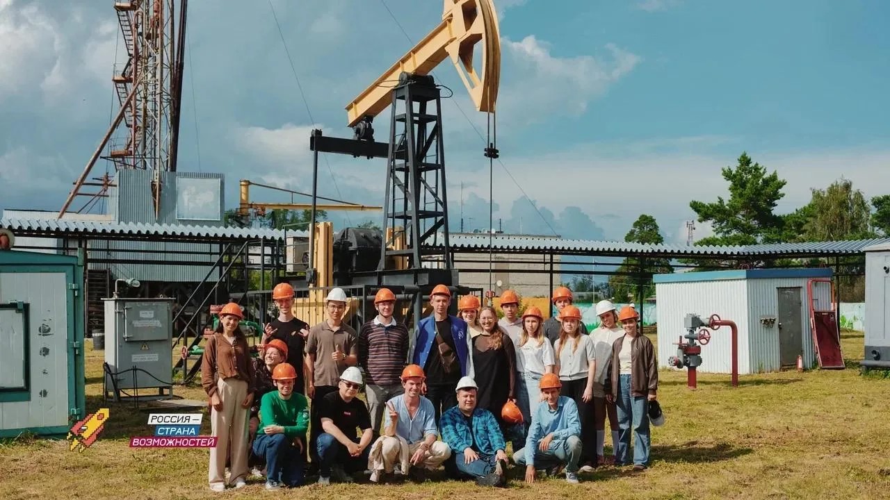 Участники олимпиады «Я — профессионал» познакомились с нефтегазовой отраслью Тюмени